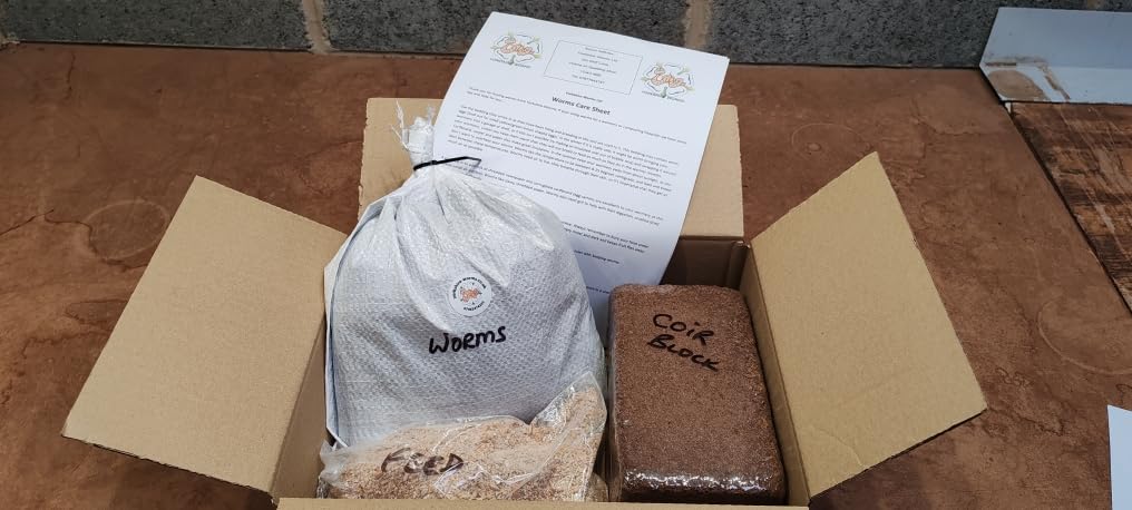 Yorkshire Worms WORMERY STARTER PACK - Contains Coir and Feed and instructions.