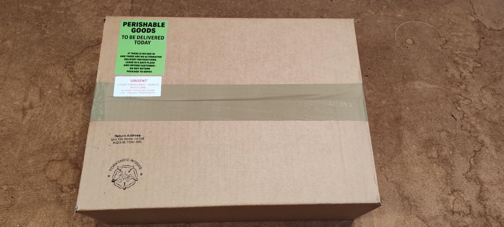 Yorkshire Worms WORMERY STARTER PACK - Contains Coir and Feed and instructions.